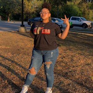 Meet your Posher, Ellicia